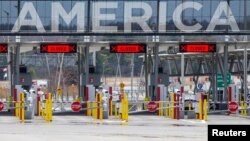 Perbatasan Kanda-AS di kota Lacolle, Quebec, Kanada tampak ditutup untuk mencegah perebakan Covid-19. 