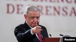 Presiden Meksiko Andres Manuel Lopez Obrador berbicara dalam konferensi pers harian di Mexico City, pada 7 September 2023. (Foto: Reuters/Raquel Cunha)