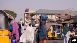 Wasu masu tserewa daga gidajensu don gudun ‘yan bindiga masu garkuwa da mutane