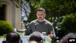 ภาพจาก Ukraine's Presidential Press Service เมื่อ 10 พ.ค. 2024 ระหว่างการกล่าวของปธน.โวโลดิเมียร์ เซเลนสกี ที่กรุงเคียฟ ยูเครน (Photo by HANDOUT / UKRAINIAN PRESIDENTIAL PRESS SERVICE / AFP) 