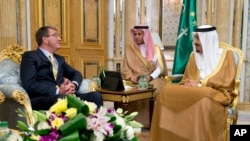 <p>سلفی کودک بیمار با&nbsp;ملانیا ترامپ بانوی اول آمریکا در بیمارستانی در&nbsp;بروکسل پایتخت بلژیک.</p>
