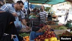 Ana sayan lemo a kasuwa