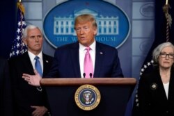 도널드 트럼프 미국 대통령이 지난 2월 백악관에서 신종 코로나바이러스 사태 관련 기자회견을 했다.