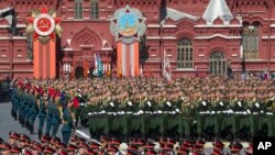 Qizil maydonda G'alabaning 70-yilligiga bag'ishlangan parad. Moskva, 9-may 2015-yil