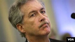 Wakil Menter Luar Negeri AS William Burns memberikan keterangannya dalam sebuah sidang dengar pendapat di Capitol Hill (foto: dok).