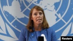 រូបឯកសារ៖ លោកស្រី រ៉ូណា ស្មីត​ (Rhona Smith) អ្នករាយការណ៍​ពិសេស​របស់​អង្គការ​សហប្រជាជាតិ​ទទួល​បន្ទុក​សិទ្ធិ​មនុស្ស​នៅ​កម្ពុជា ថ្លែងទៅកាន់អ្នកសារព័ត៌មាននៅក្នុងសន្និសីទសារព័ត៌មានមួយ នៅរាជធានីភ្នំពេញ ថ្ងៃទី៩ ខែឧសភា ឆ្នាំ២០១៩។ 