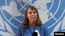 រូបឯកសារ៖ លោកស្រី រ៉ូណា ស្មីត​ (Rhona Smith) អ្នករាយការណ៍​ពិសេស​របស់​អង្គការ​សហប្រជាជាតិ​ទទួល​បន្ទុក​សិទ្ធិ​មនុស្ស​នៅ​កម្ពុជា ថ្លែងទៅកាន់អ្នកសារព័ត៌មាននៅក្នុងសន្និសីទសារព័ត៌មានមួយ នៅរាជធានីភ្នំពេញ ថ្ងៃទី៩ ខែឧសភា ឆ្នាំ២០១៩។