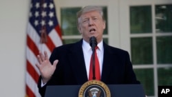 ARSIP – Presiden Donald Trump berbicara di Rose Garden, Gedung Putih, Washington, D.C., 25 Januari 2019 (foto: AP Photo/Evan Vucci)