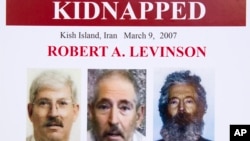 امریکا جایزه بزرگی برای اطلاعاتی که "مستقیمأ به محل نگهداری، آزادی، و بازگشت رابرت لیوینس" منجر شود، تعیین کرده است.