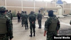 تصویری از حضور نیروهای یگان ویژه مقابل زندان مرکزی اهواز 