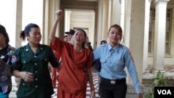 កម្រង​រូបភាព៖ សាលា​ឧទ្ធរណ៍​បន្ធូរបន្ថយ​ទោស​សកម្មជន​ជាប់​ពន្ធនាគារ​១០នាក់ និង​ព្រះសង្ឃ​មួយ​អង្គ 