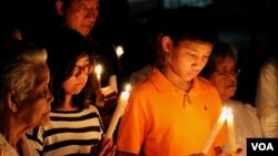 ខ្មែរ​អាមេរិកាំង​ដង្ហែ​ភ្លើង​ទៀន​រំឭក​ខួប​ទី​៤០​នៃ​ការ​ធ្លាក់​ស្រុក