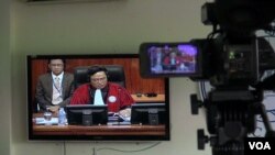 បើតាម​លោក​ចៅក្រម​និល ណុន ​មេធាវី​ដែល​ត្រូវ​តែងតាំង​ដោយ​សាលាក្តី​ខ្មែរក្រហម​នឹង​មិន​មាន​សិទ្ធិ​ធ្វើ​ពហិការ​សវនាការ​នោះ​ទេ។