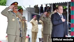 Pokiston hukumatiga terrorizmga qarshi kurashda ishonch hamisha past, deydi ekspertlar. Bu davlat harbiy va razvedka kuchlari jangarilarni zimdan quvvatlab keladi, deydi ular. Bosh vazir Navoz Sharif esa bu haqiqat emasligini isbotlamoqchi. 