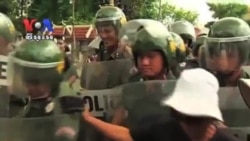 ស្ត្រី​អ្នក​តវ៉ា​ពីរ​នាក់​រ​ងរបួស​ក្នុងពេល​ប៉ូលិស​បង្ក្រាប​អំពី​ទំនាស់​ដីធ្លី