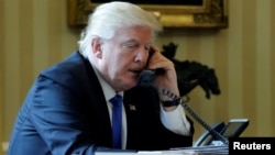 Presiden Amerika Serikat, Donald Trump tengah melakukan pembicaraan melalui telepon dengan pemimpin Jepang dan China dari Gedung Putih, Washington DC. (Foto: dok).