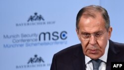 Le ministre russe des Affaires étrangères Sergueï Lavrov prononce un discours lors de la conférence sur la sécurité à Munich, Allemagne, 17 février 2018.