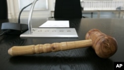 Pengadilan China menjatuhkan hukuman mati bagi dua pria Uighur atas keterlibatan mereka dalam bentrokan bulan April (Foto: ilustrasi).