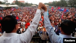 លោក សម រង្ស៊ី ​បាន​បញ្ជាក់​ថា ​សមាជ​មហាជន​នេះ​គ្រោះ​នឹង​ធ្វើ​នៅ​ថ្ងៃ​ទី​៣០ ​ខែមិនា​ខាង​មុខ​នេះ​ ដោយ​គ្រោង​នឹង​មាន​មនុស្ស​ចូល​រួម​ប្រមាណ​៥០០០​នាក់​នៅ​ទីលាន​ប្រជាធិបតេយ្យ។​