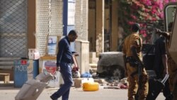 Remi Dandjinou joint par John Lyndon