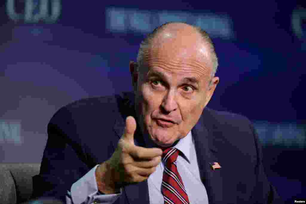 Mantan walikota New York, Rudy Giuliani, adalah wakil ketua tim transisi kepresidenan Donald Trump. Ia merupakan calon kuat untuk menjadi jaksa agung dan menteri luar negeri. (Reuters/Joshua Roberts)