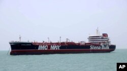 Sebuah kapal tanker minyak berbendera Inggris "Stena Impero" yang disita oleh Pengawal Revolusi Iran, Jumat (19/7) tiba di Bandar Abbas, pelabuhan Iran, Sabtu, 20 Juli 2019. 
