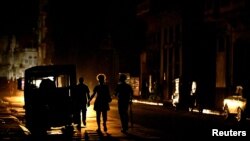 Tüm ülkede elektrik kesintisi sürüyor.