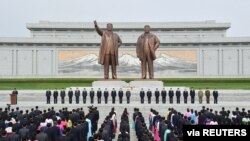 29일 평양 만수대 언덕에서 노동계급과 직맹원들의 궐기모임이 열렸다고, 북한 관영매체들이 전했다.