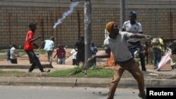 "Ils veulent nous faire mourir de faim", dénoncent les manifestants.