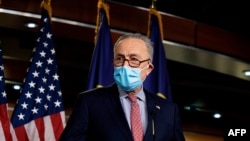 Pemimpin fraksi Demokrat di Senat Chuck Schumer berbicara pada konferensi pers di Capitol Hill pada 20 Desember 2020 di Washington, DC. (Foto: AFP)