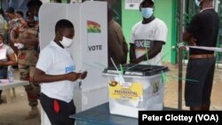 Masu kada kuri'a a Ghana.