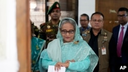 FILE - Perdana Menteri Bangladesh Sheikh Hasina di Dhaka, Bangladesh, 7 Januari 2024. (Altaf Qadri/AP)