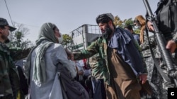 د بشري‌ حقونو څار ډله وايي چې نړیوال دې باید په طالبانو فشار راوړي‌ چې بشري‌ حقونو ته درناوی وکړي