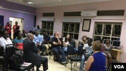 Mkurugenzi wa VOA Amanda Bennett alipozuru Kitu cha Ufanisi wa Vyombo vya Habari Afrika (ACME) Kampala, Uganda.