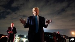 ប្រធានា​ធិបតី​ ដូណាល់ ត្រាំ ថ្លែង​ទៅ​កាន់​អ្នក​យក​ព័ត៌មាន​នៅ​មូលដ្ឋាន​ទ័ព​អាកាស Andrews បន្ទាប់​ពី​ចូលរួម​ក្នុង​យុទ្ធនាការ​ឃោសនា​ នៅ​ទីក្រុង Latrobe រដ្ឋ Pennsylvania សហរដ្ឋ​អាមេរិក កាល​ពី​ថ្ងៃ​ទី​៣ កញ្ញា ២០២០។