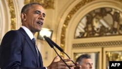 US President Barack Obama (L) and Argentinian President Mauricio Macri deliver a joint press conference at the Casa Rosada presidential palace in Buenos Aires on March 23, 2016. 