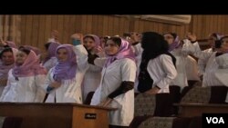 مراسم ختم دوره تحصلی یک تعداد قابله ها 