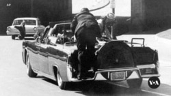 Clint Hill, Secret Service agent who dove to protect Kennedy, dies at 93