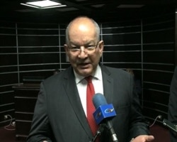 Ahmed Allam-mi, Secretary-General of the Economic Community of Central African States, talks to the media in Yaounde, Jan. 22, 2020. (Moki Edwin Kindzeka/VOA)