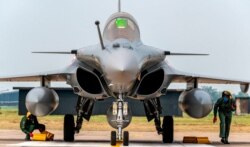 지난 7월 인도의 암발라 공군기지에 프랑스에서 도입한 라팔(Rafale) 전투기가 도착했다.