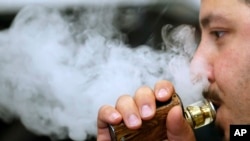 Vaping di AS dikaitkan dengan sejumlah penyebab penyakit paru dan kematian. (foto : ilustrasi)