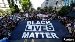 Protesti u Vašingtonu (Foto: Rojters/Jim Bourg) 