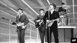 Ljubitelji Bitlsa godinama polemišu o tome da li je raspad grupe izazvao Pol Makartni ili Džon Lenon.