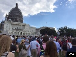 Supporters wait for a rally against the Iran nuclear deal to begin, Sept. 9, 2015.