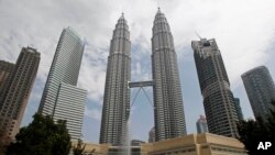 Menara Kembar Petronas di Kuala Lumpur, Malaysia.