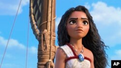 ภาพจากดิสนีย์ เผยตัวละครโมอานาในฉากหนังเรื่อง "Moana 2." (Disney via AP)