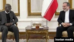  جبریل ابراهیم محمد فضیل، وزیر دارایی سودان و رئیس «جنبش عدالت و برابری» در دیدار با عباس عراقچی، وزیر امور خارجه جمهوری اسلامی - آبان ۱۴۰۳ تهران