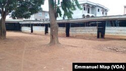 Un établissement scolaire privé fermé pour site et locaux dangereux et non réglementaires à Yaoundé, Cameroun, 17 août 2017. (VOA/Emmanuel Ntap).