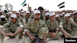 عکس آرشیف - جنگجویان جیش العزه، بخشی از اردوی سوریه آزاد