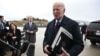 Presiden AS Joe Biden berbicara kepada wartawan sebelum menaiki Air Force One di Bandara Hagerstown, Maryland, hari Selasa, 5 Maret 2024.